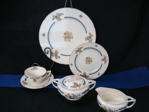 Chelsea Ivory by W.H. Grindley & Co Dish Set of 32 Fine Bone China